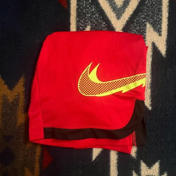 Nike Athletic Shorts (Youth L) - Picture 5 of 5